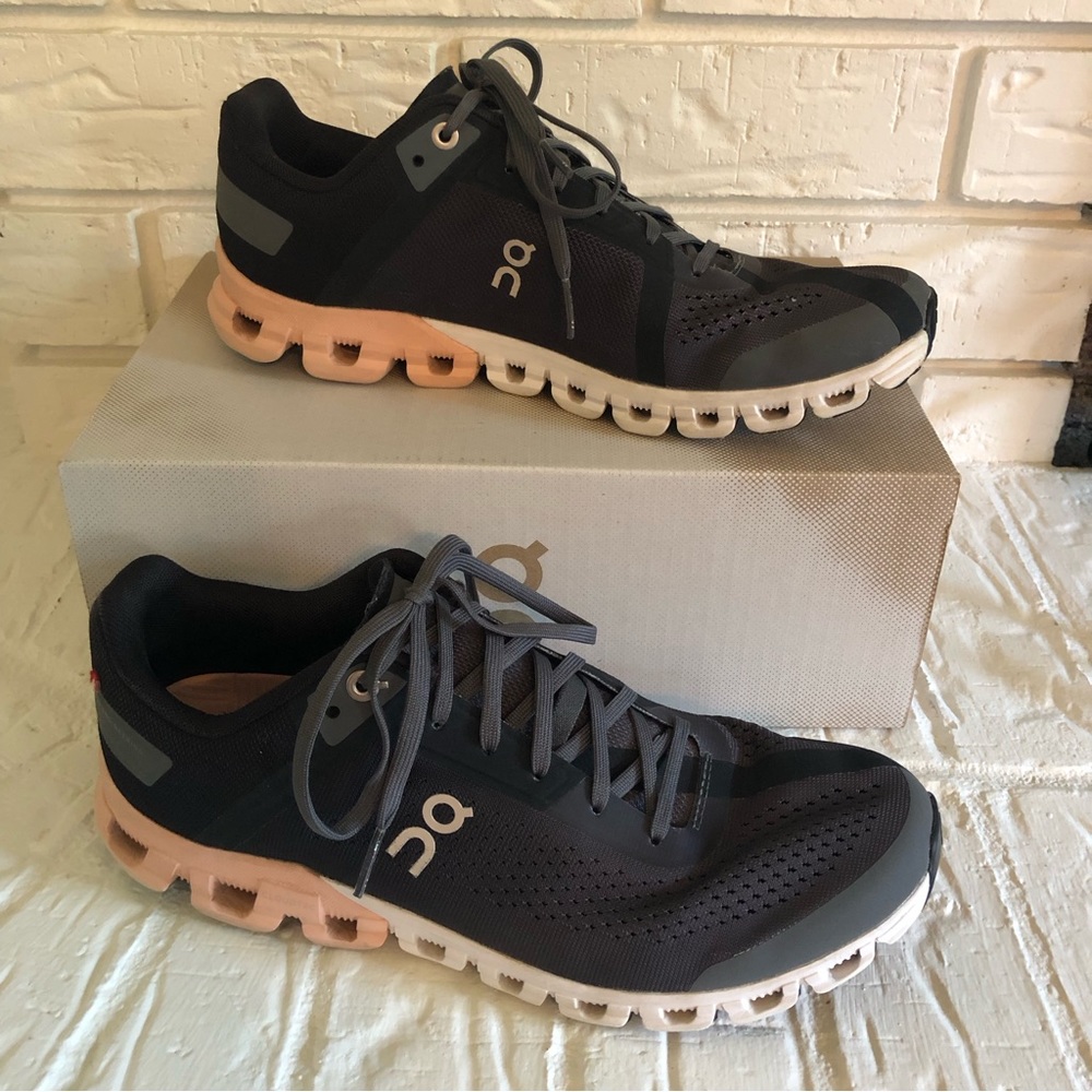 On Running Cloudflow Running Shoes Sneakers Women’s Size 9
